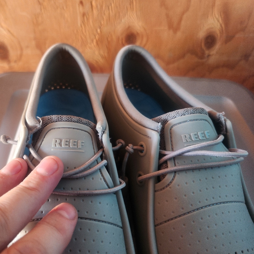 NWOT Reef Water Coast Men's Shoes - Gray Size 11 - Picture 3 of 5